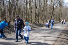 Niebieski dogtrekking - uczniowie80.jpg